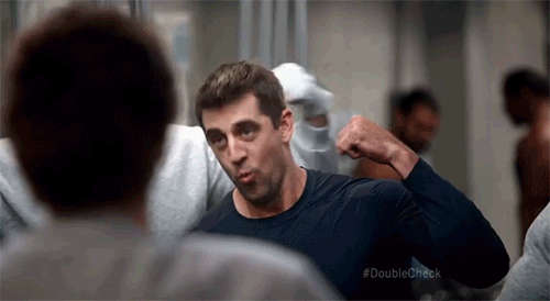 5598870_video-aaron-rodgers-works-out-with-bodybuilders_bc1a852f_m